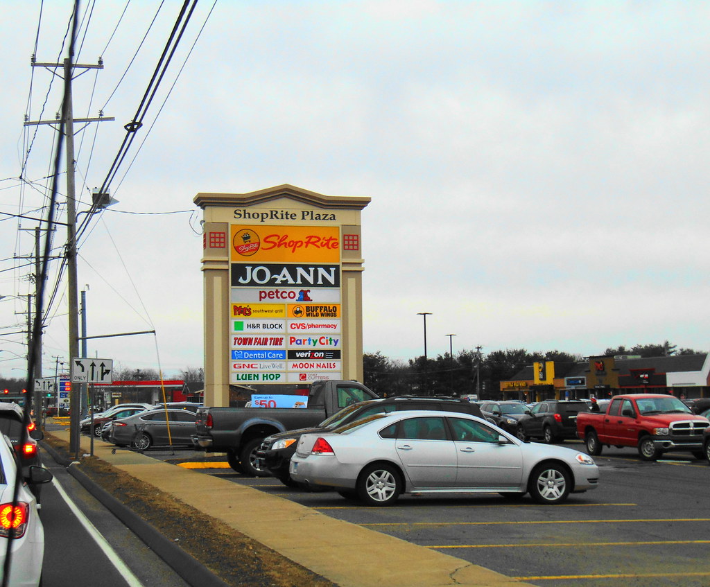 ShopRite Plaza (Southington, Connecticut) a photo on Flickriver