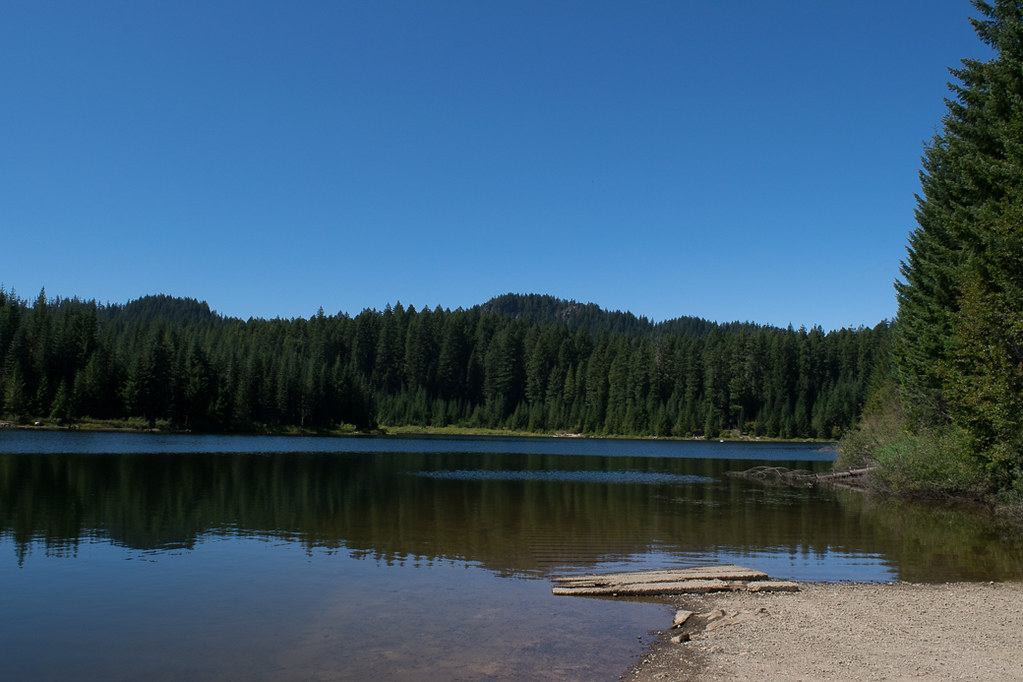 Hemlock Lake, Umpqua National Forest View of the lake from… Flickr