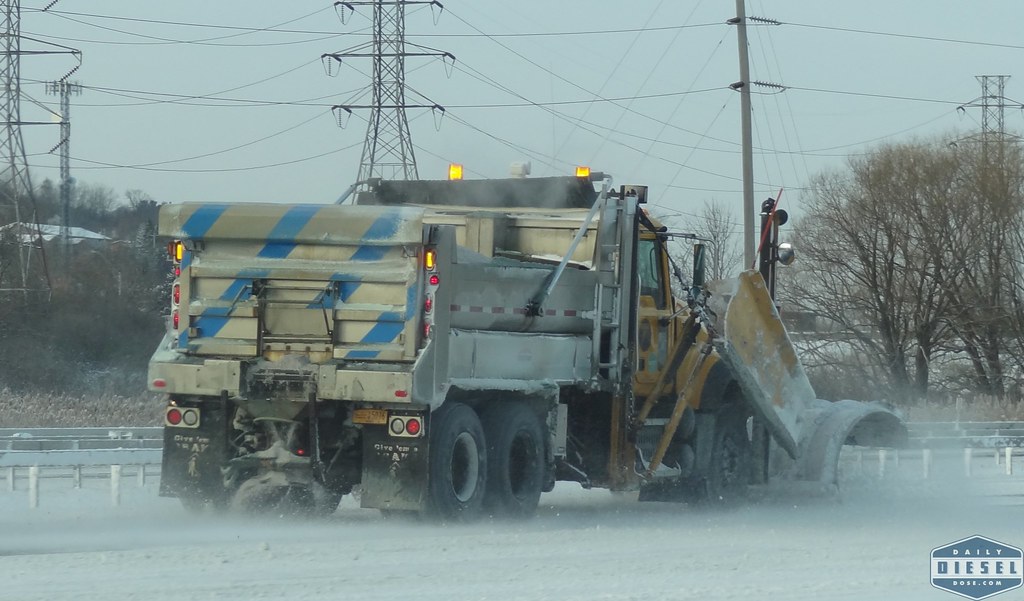 NYSDOT Snow Plow Plowing I690 West near the Thompson Road… Flickr