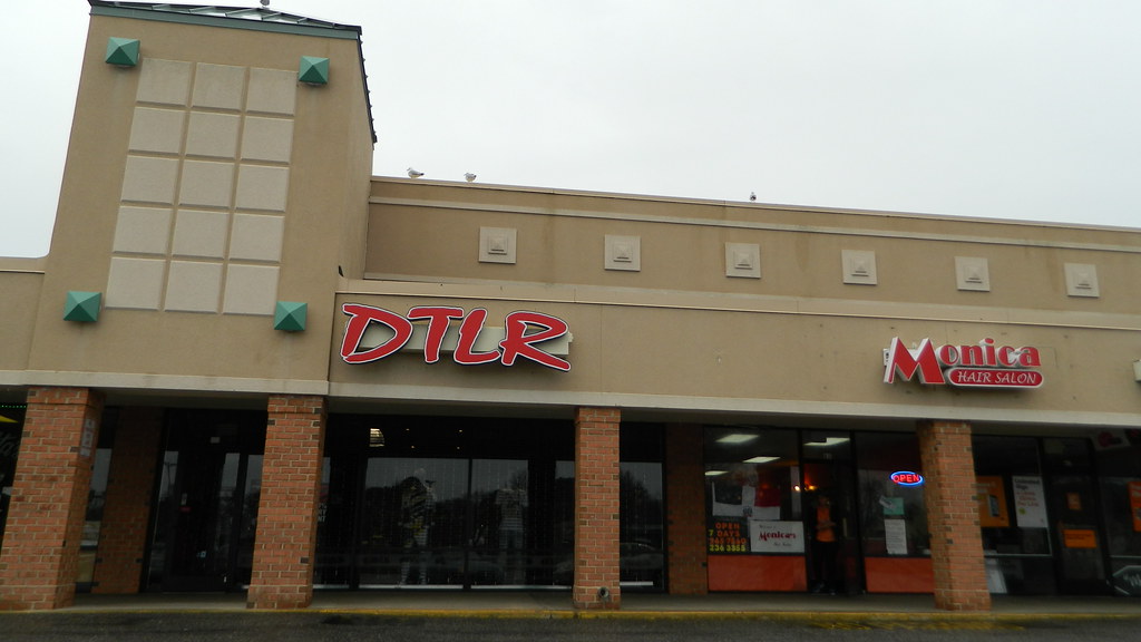 Langley Square stores DTLR Monica Hair Salon 59 & 61 West … Flickr