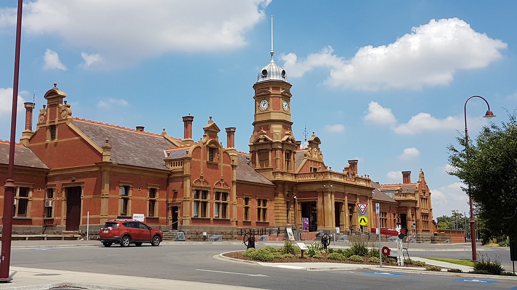 Maryborough train station Brendon Henry Flickr