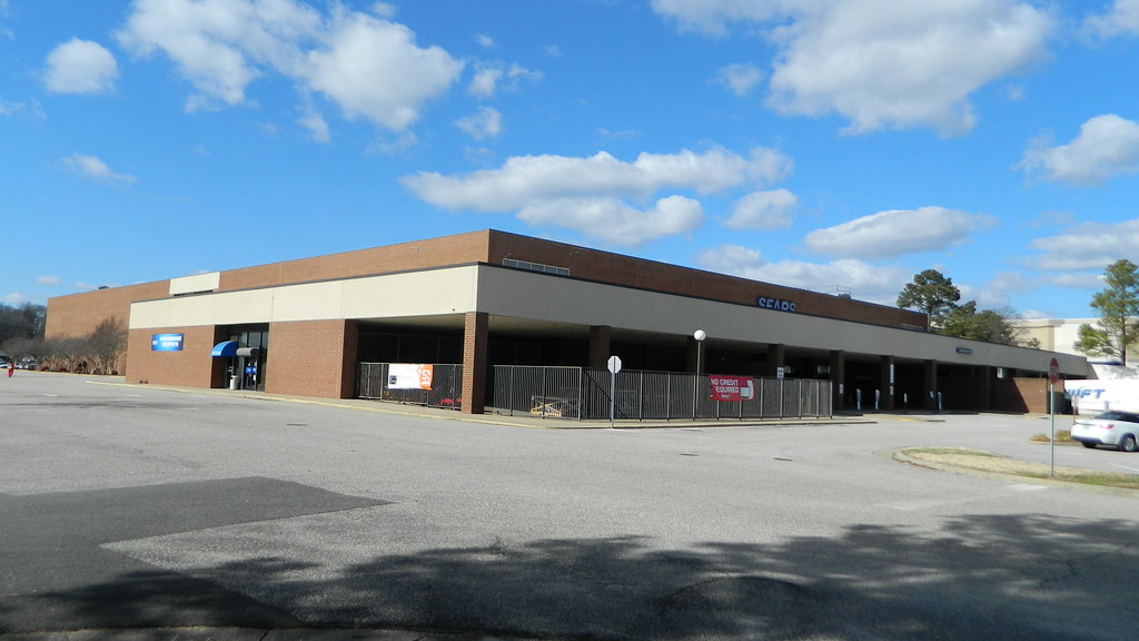 Sears Sears 1575 (194,568 square feet) 100 Newmarket Fair… Flickr