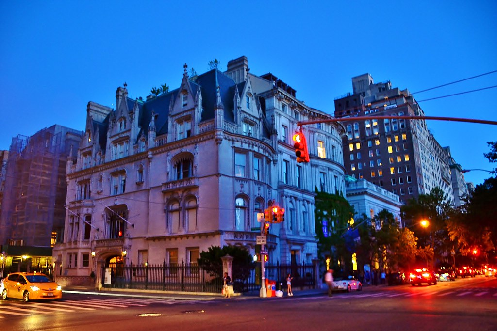 Ukranian Institute of America Passed by the Ukrainian Inst… Flickr