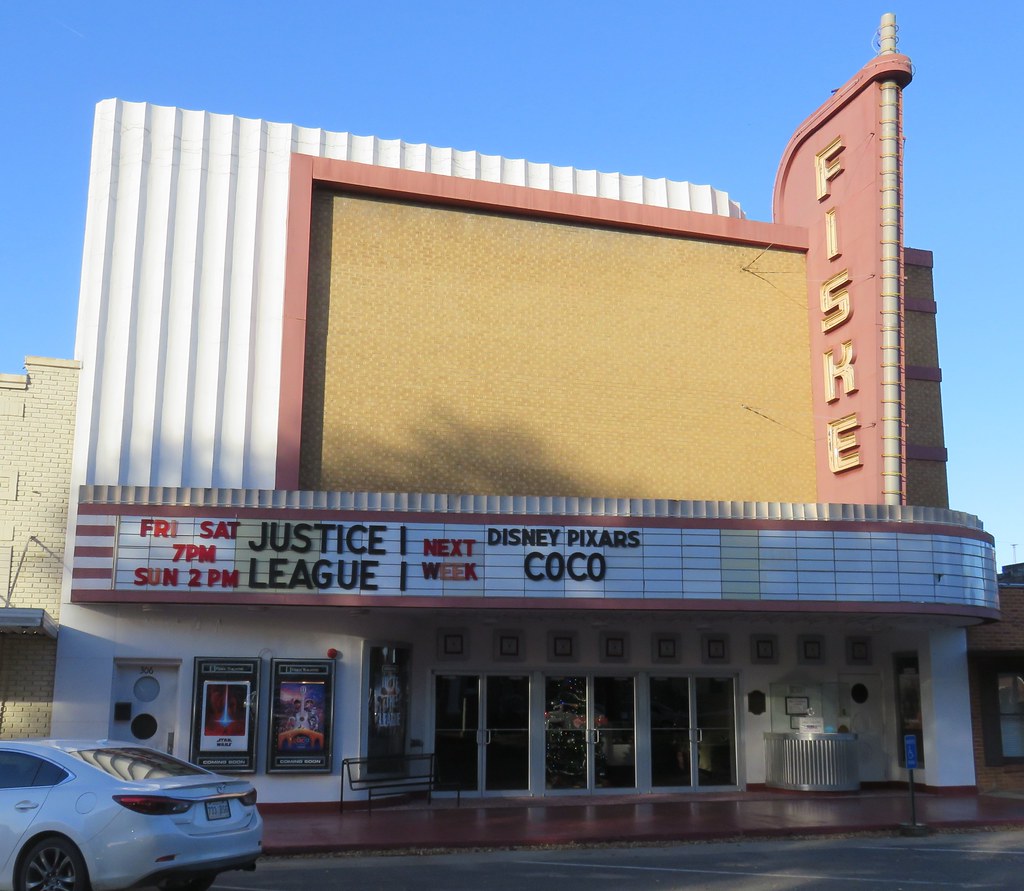 Fiske Theatre (Oak Grove, Louisiana) This Art Deco/Moderne… Flickr