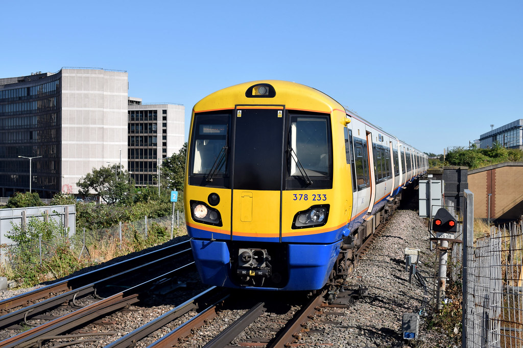 378233 378233 2D68 1557 London Euston to Watford Junction … Flickr