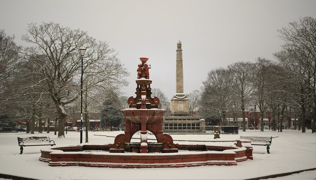 A Winters day at the Cenotaph, Victoria Park , Widnes, Che… Flickr