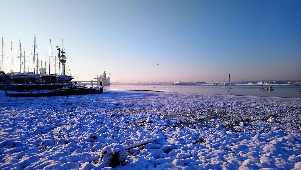 Winter panorama of GRAYS, Essex, England Snow landscape on… Flickr
