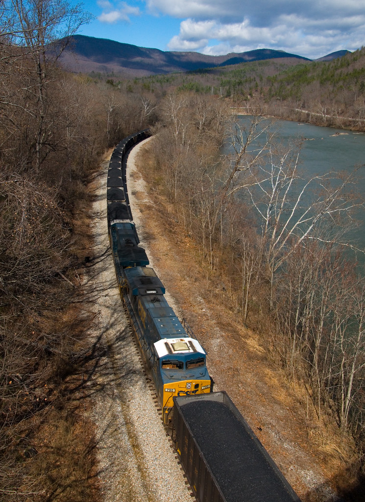CSX DPU on T21328, Snowden, Virginia The eastern roads ha… Flickr