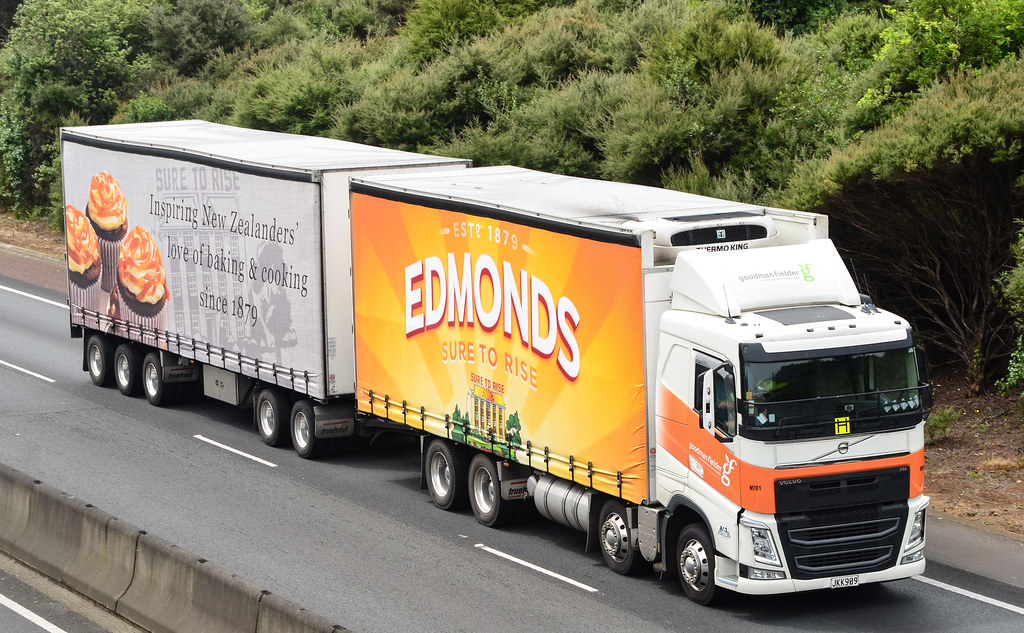 Flickriver Photoset 'NZ Trucks; Goodman Fielder' by hilifta