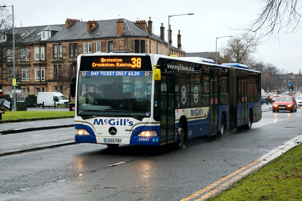3601 LK05FBY McGill's, Greenock LK05 FBY is a MercedesBen… Flickr