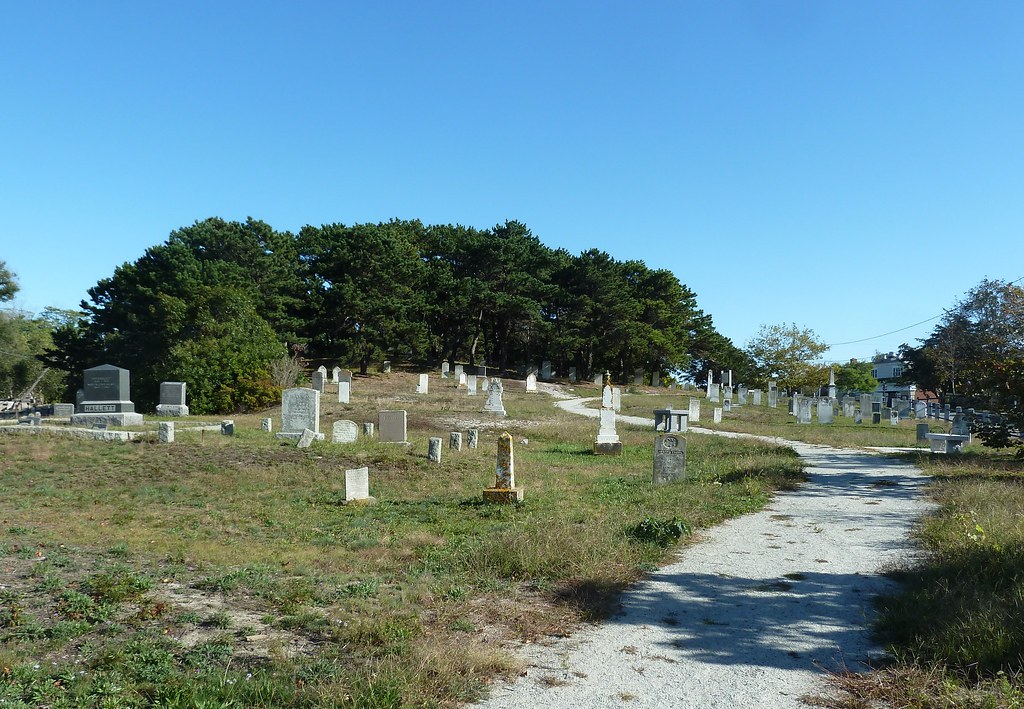 P1070847 Winthrop St Cemetery, Provincetown, Cape Cod Worlygigger