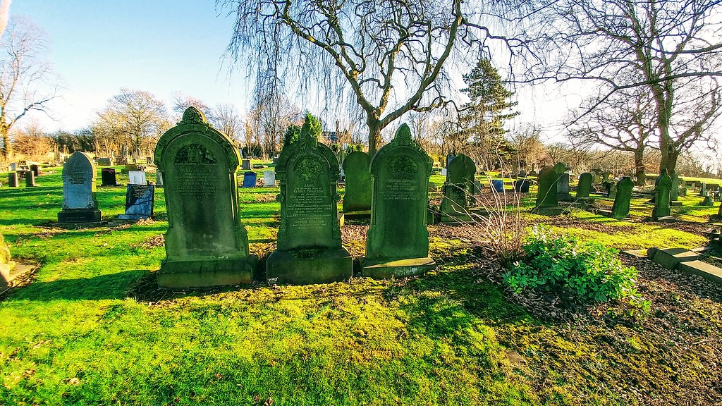 Cemetery Farnley The cemetery on Tong Road in Farnley open… Flickr
