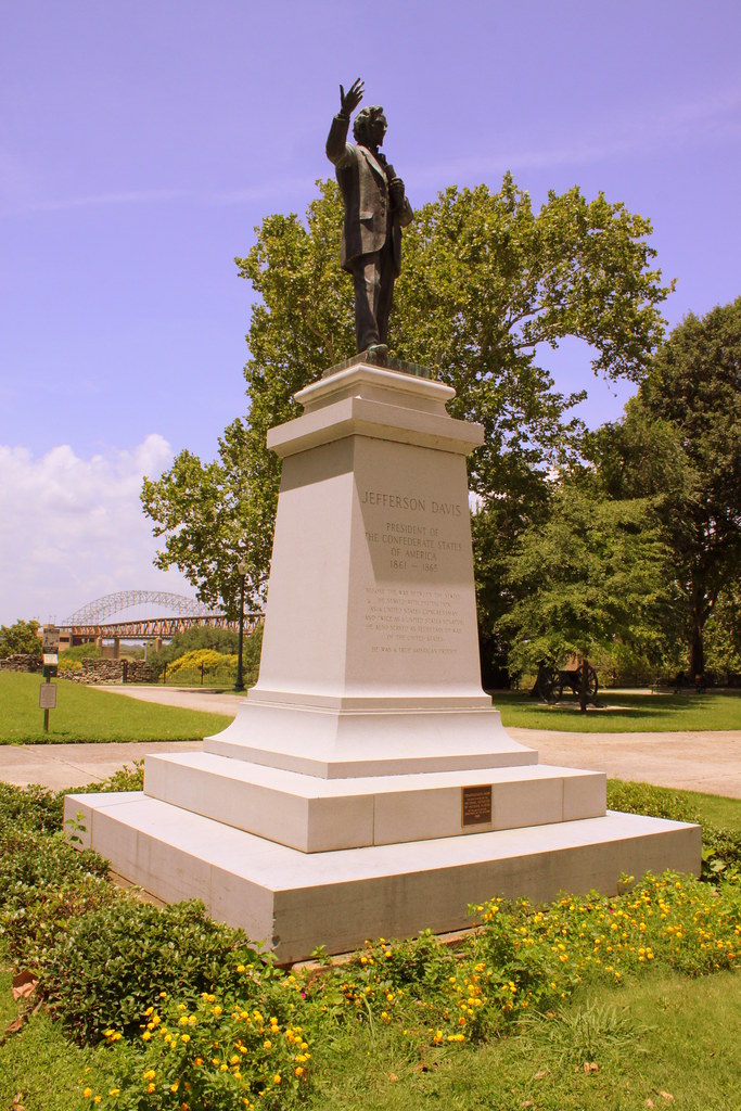 Jefferson Davis Statue (since removed) Memphis, TN Flickr