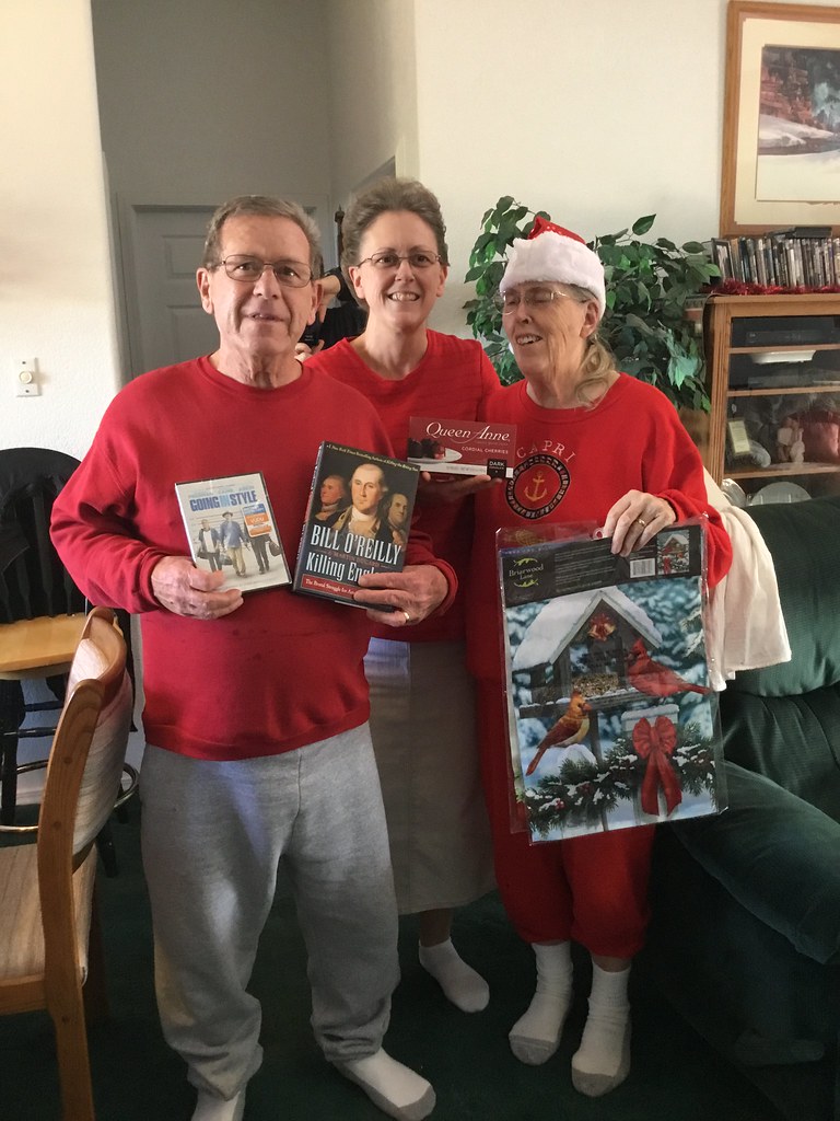 0E396B7B1EA64B72B172357BD5453A4C Wall Family Christmas… Flickr