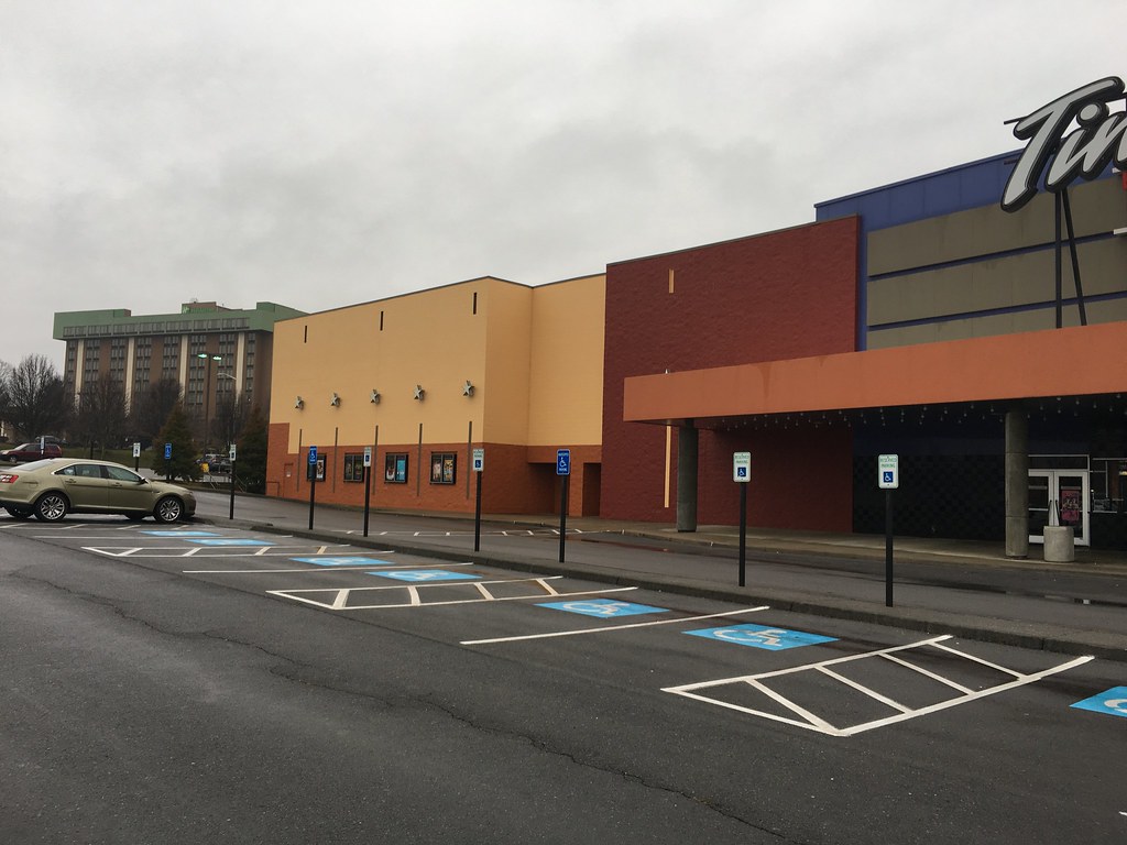 Cinemark Tinseltown USA Bristol, VA greenth1ng Flickr