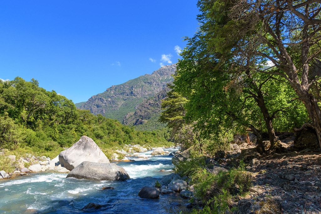 río Achibueno Día viernes, poco después de cruzar el ester… Flickr