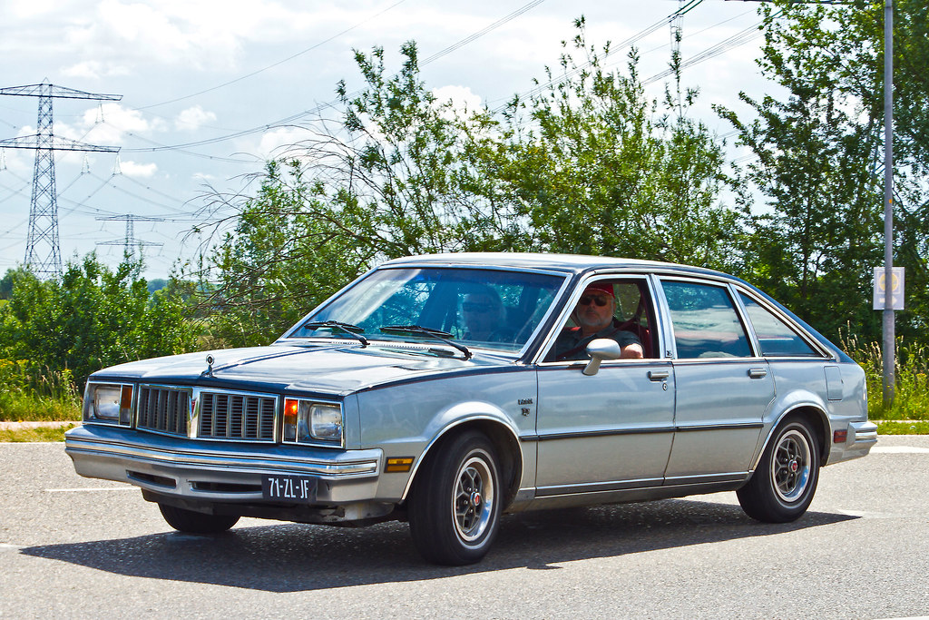 Pontiac Phoenix LJ Hatchback 1982 (2183) 1982 Pontiac Phoe… Flickr