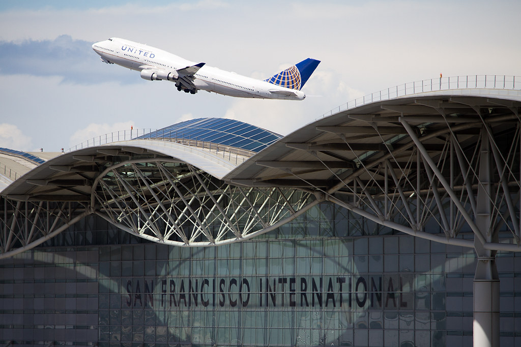 United 747 departing San Francisco Once a common sight, bu… Flickr