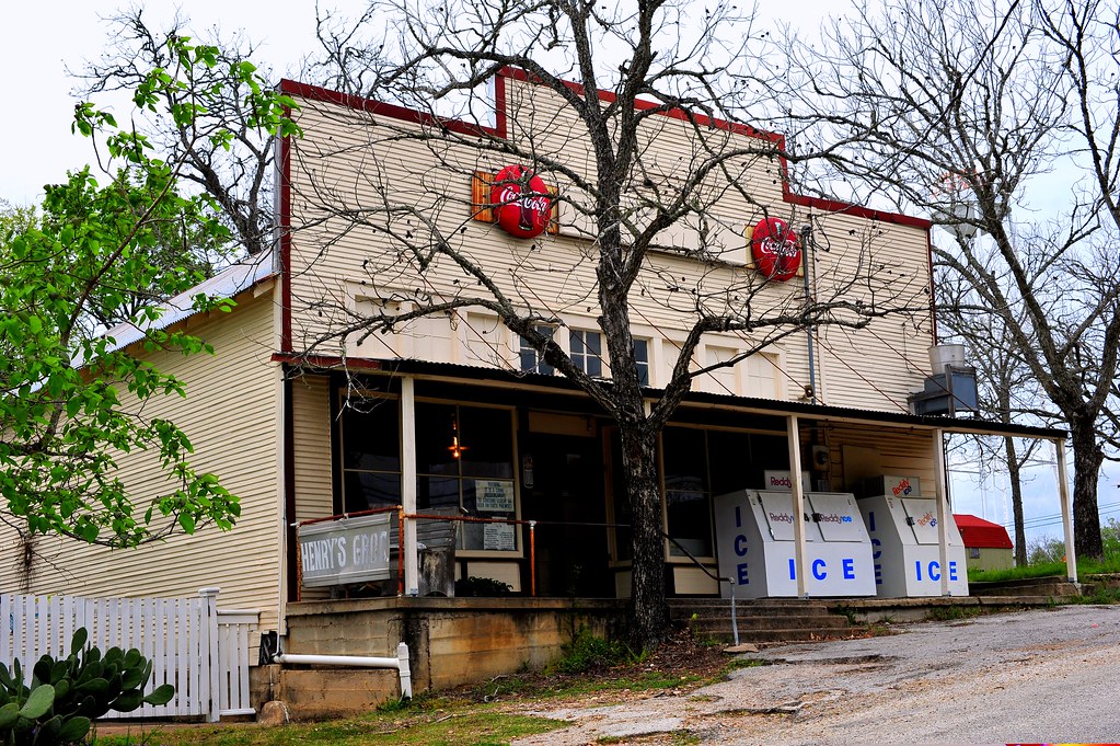 Henry's Grocery Burton,Texas Henry's Grocery was an inde… Flickr