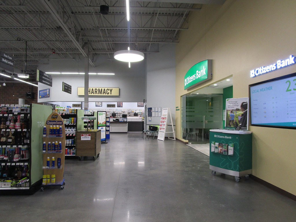 Pharmacy & Bank Giant Eagle Erie, PA Justin Vickers Flickr