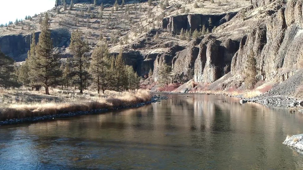 Crooked River flyover The magnificent Crooked River Canyon… Flickr