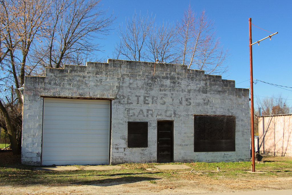 Peterson's Garage Gower, MO Tom McLaughlin Flickr