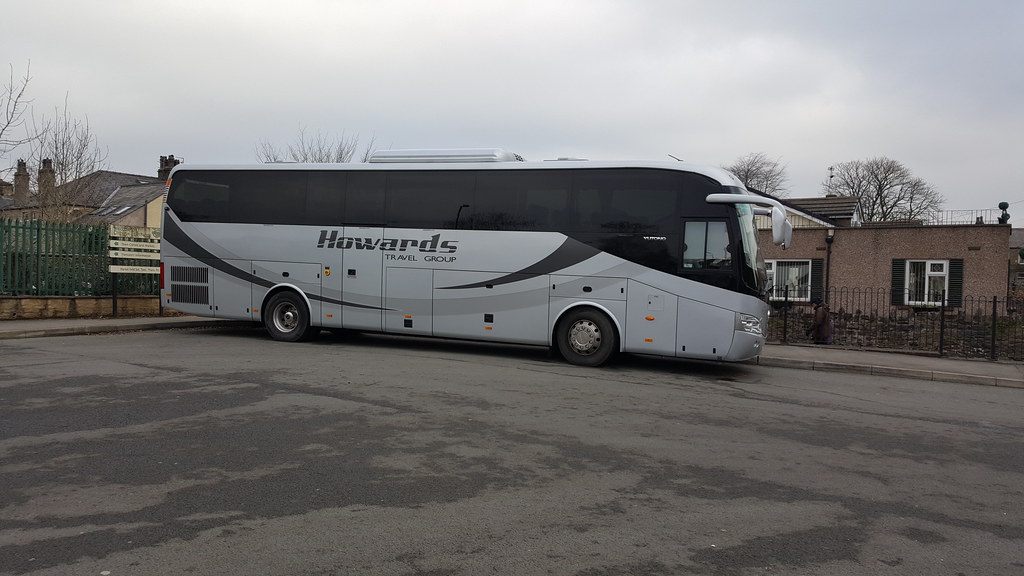 Howard's Travel Group coach at Clitheroe Interchange (LH16… Flickr