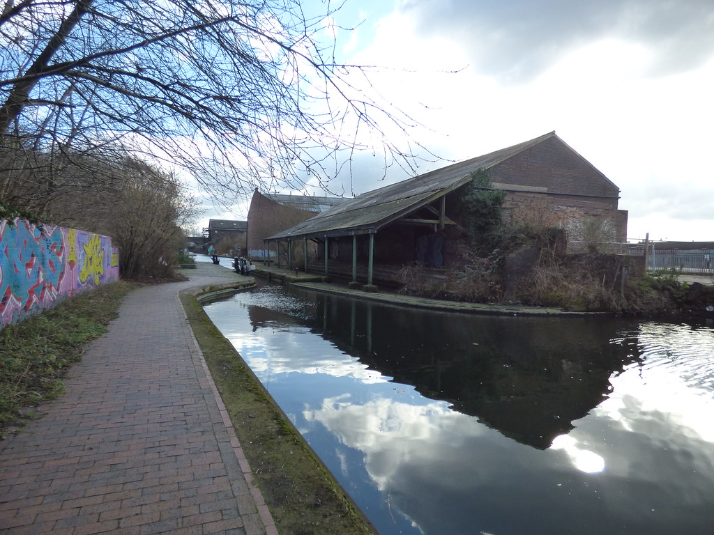 Warwick Bar Grand Union Canal (Digbeth Branch) Banana Warehouse a