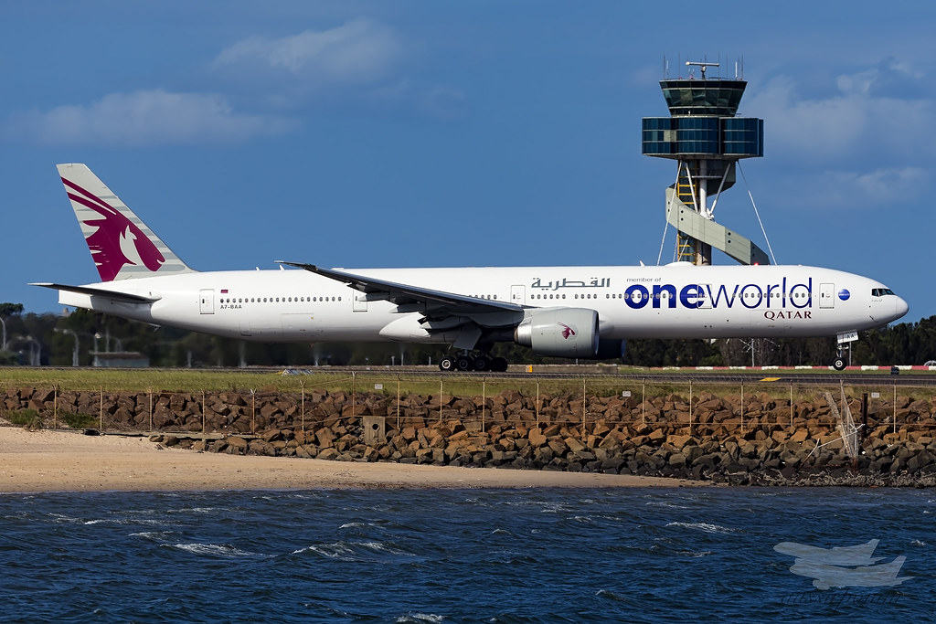 A7BAA QR B77W 16R YSSY5188 Qatar Airways 907 departing 1… Flickr