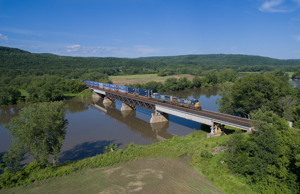 CSX 410 (GE AC4400CW) Mohawk River Bridge Rotterdam Jct. N… Flickr