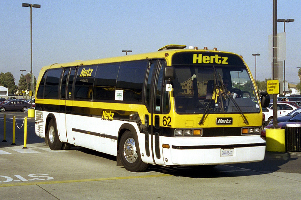 CA LAXHertz (62) 1995 GM RTS at Hertz base INL Flickr
