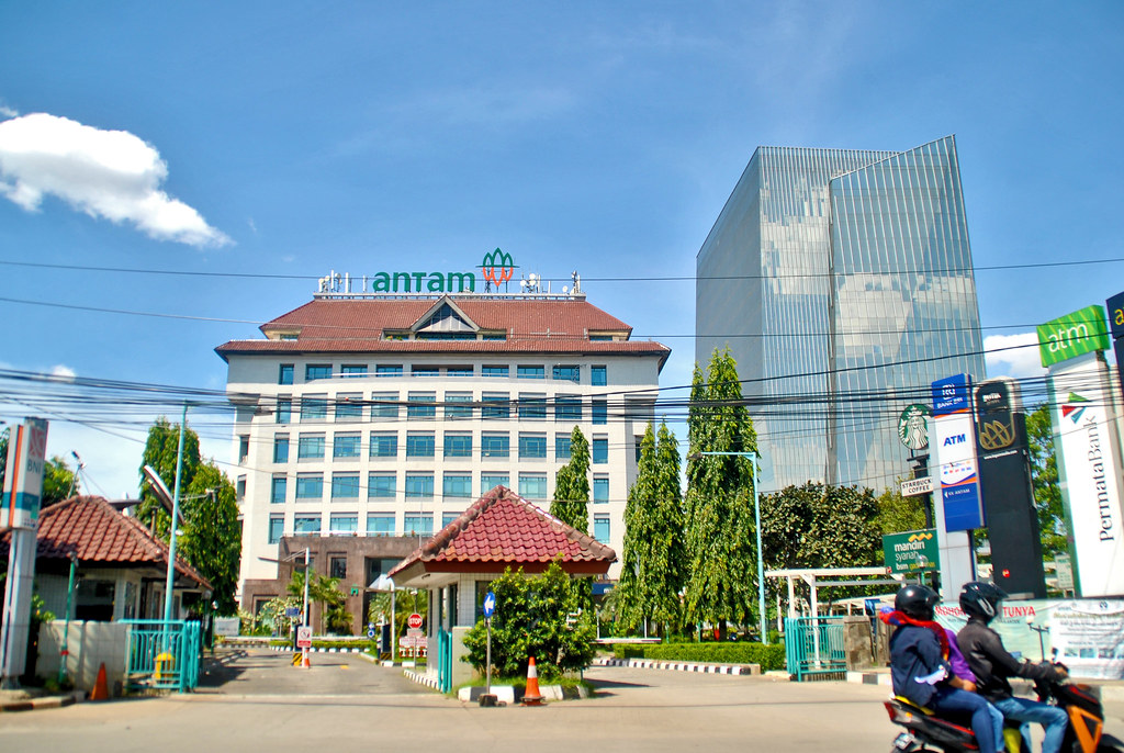 Kantor Pusat ANTAM Gedung lama dan baru ANTAM, dengan kece… Flickr