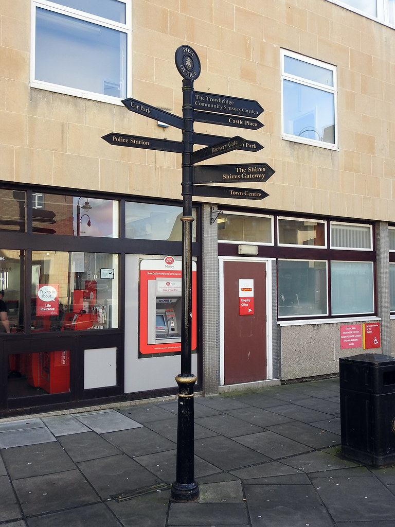 Fingerpost & Post Office, Silver Street, Trowbridge, Wilts… Flickr