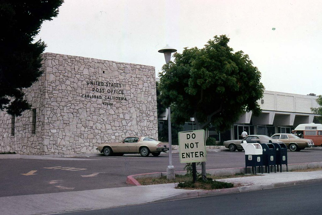 Carlsbad, CA post office San Diego County. Photo by A Pate… Flickr