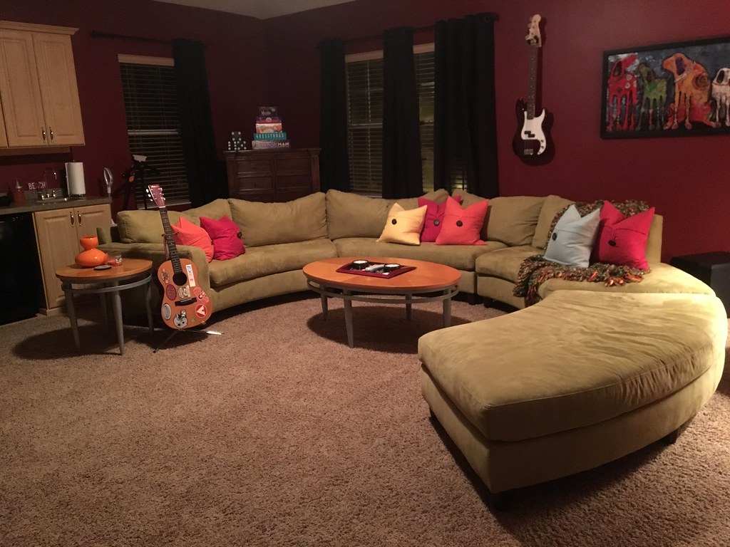 Bonus Room/ 5th BedroomHuge bonus room (sofa seats about 1… Flickr