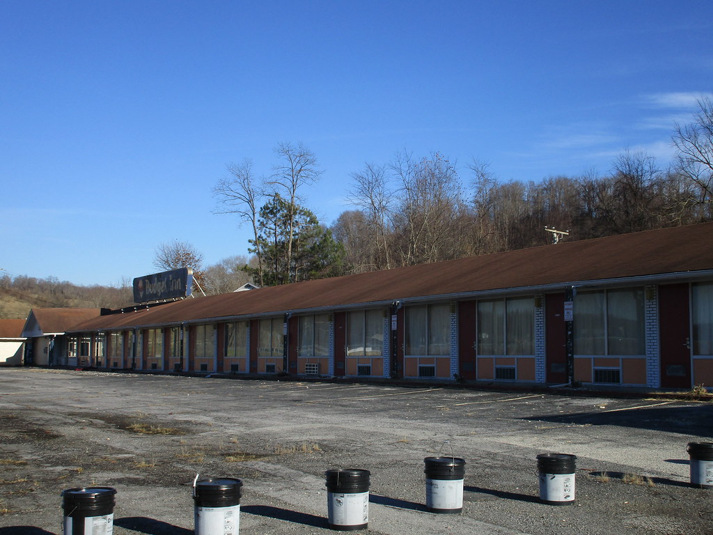 Abandoned Hotel Seven Mile Ford, Virginia Jamie Middleton Flickr