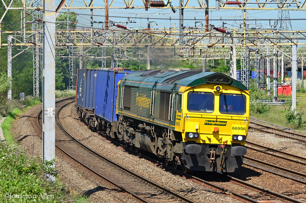 66956 Queensville curve, Stafford Freightliner liveried 66… Flickr