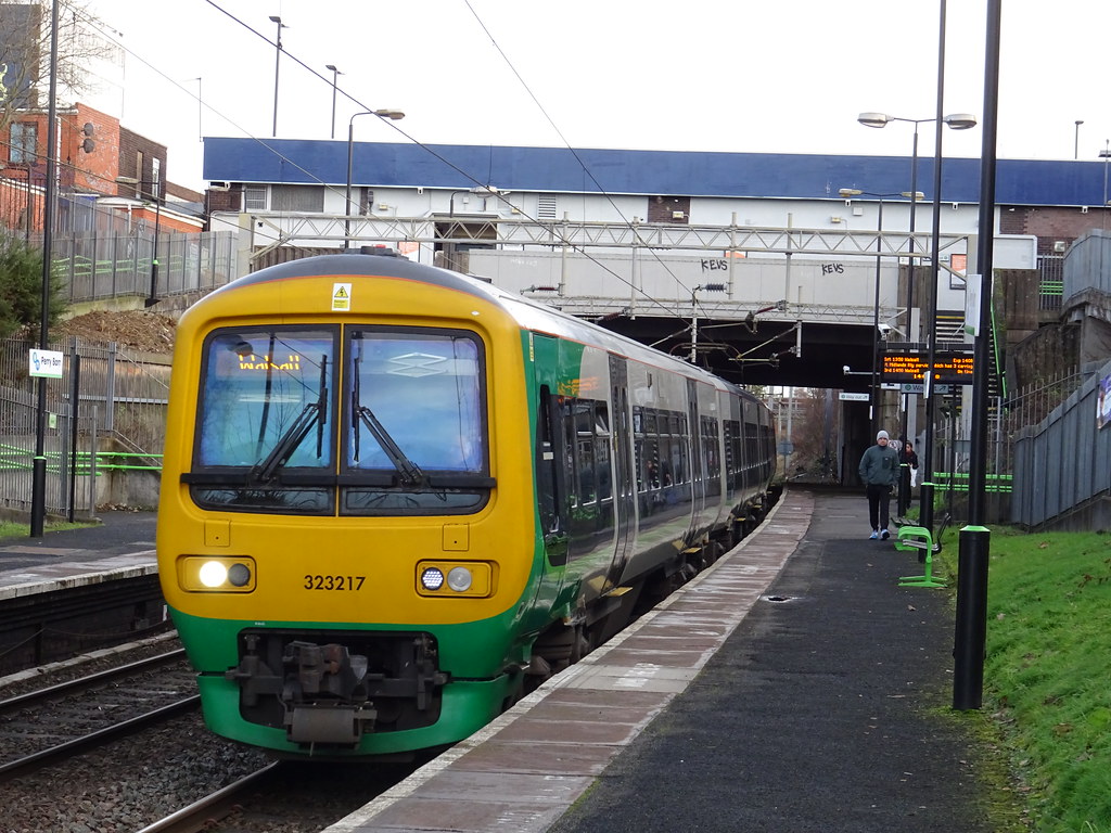 WMR 323217 Perry Barr West Midlands Railway Class 323, 3… Flickr