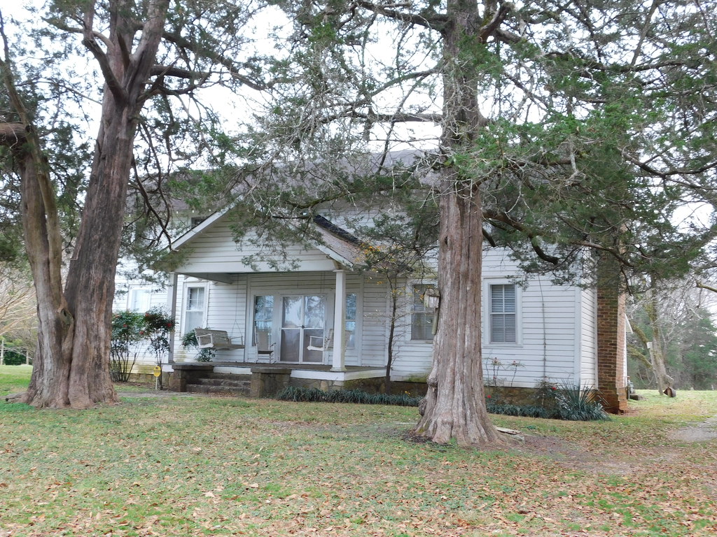 The Leetch Shelton House Moulton, Alabama Constructed betw… Flickr