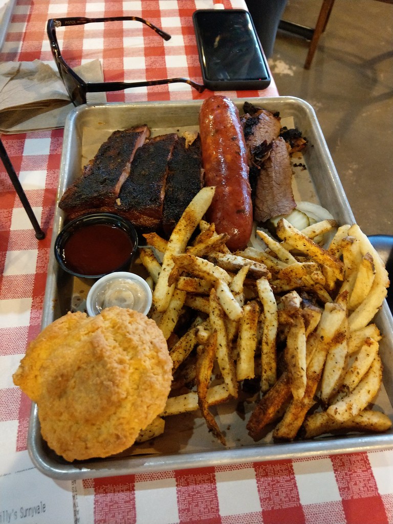 Armadillo Willy's BBQ TEXAS TRINITY BBQ PLATE21.49 Prime B… Flickr