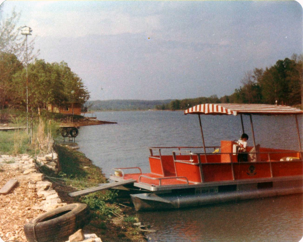 Cherokee Village 012 West pontoon boat at Cherokee Villag… Flickr