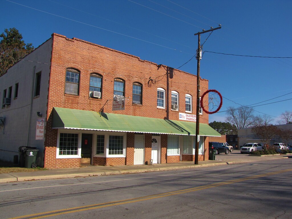 College Street That Donut Place and Salemburg Pharmacy on … Flickr