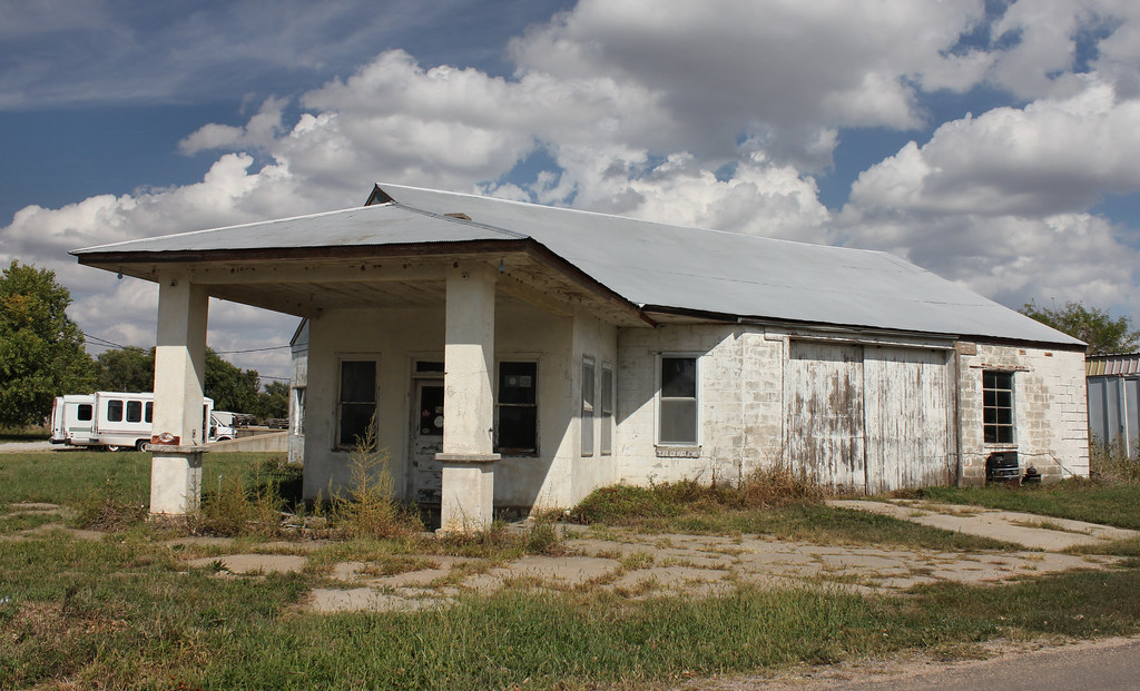 Gas Station Greenleaf, KS Tom McLaughlin Flickr