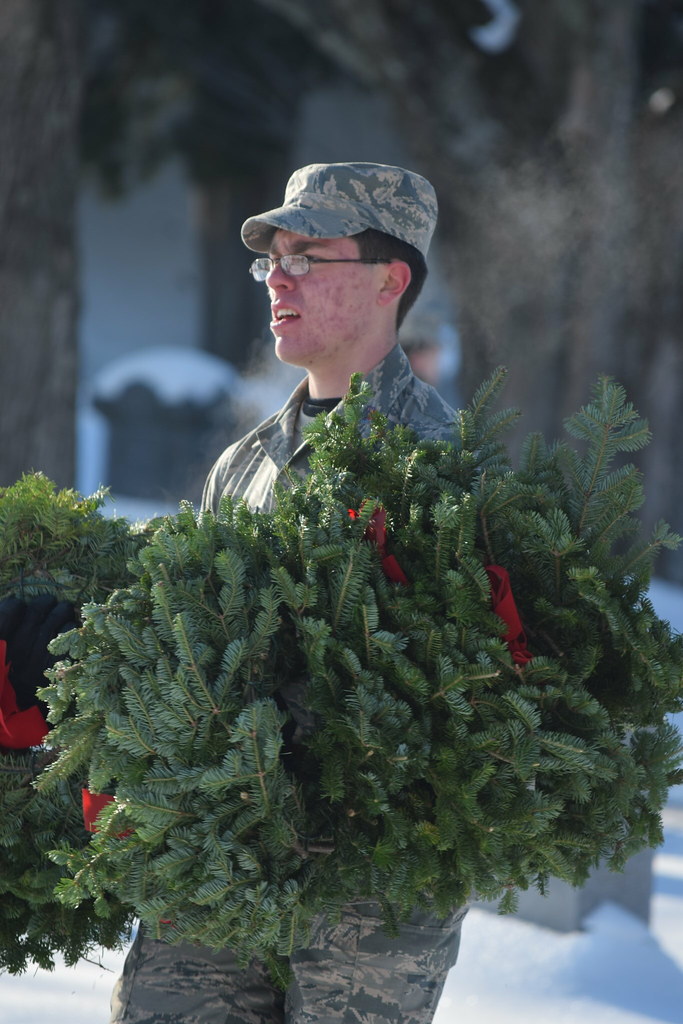 Wreaths Across America Concord, NH 2017 Volunteers from … Flickr