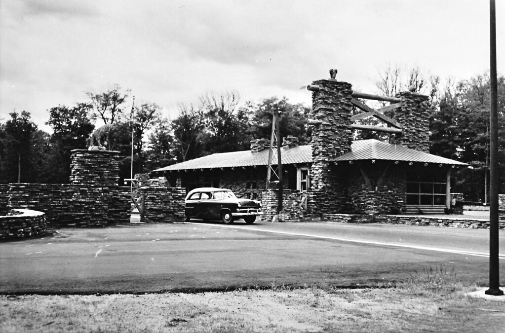 Algonquin West Gate, 1958 Algonquin Provincial Park, 1958.… Flickr