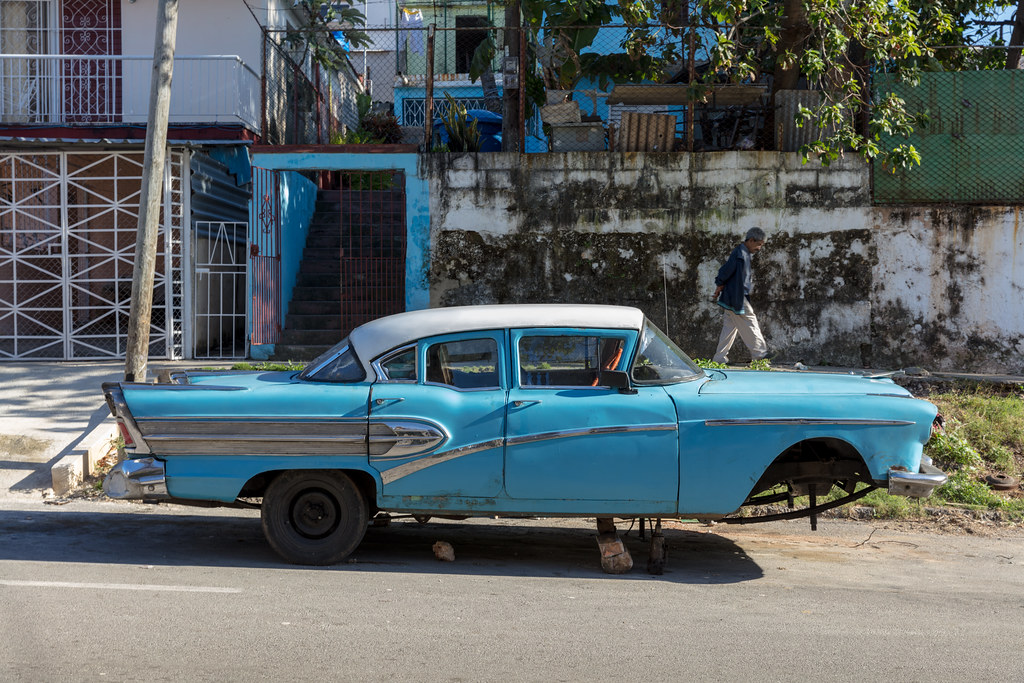 Old Car Missing Wheels Havana Cuba 2018 Duncan.co/cuba Duncan