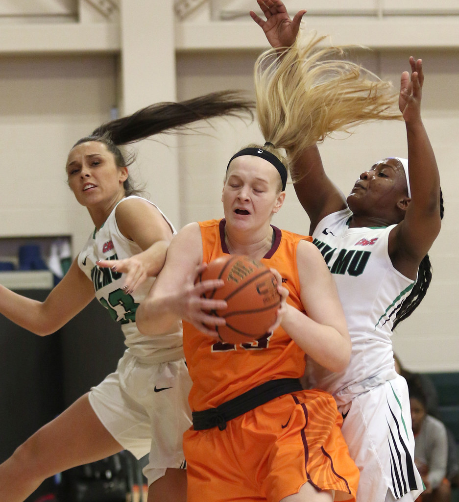 Women 11 (23) Macy Robinson and (1) Mikala Casimir vs. (23… Flickr