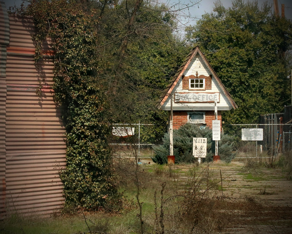Kings Drive In Movie Theatre When it closed for the 2012/2… Flickr