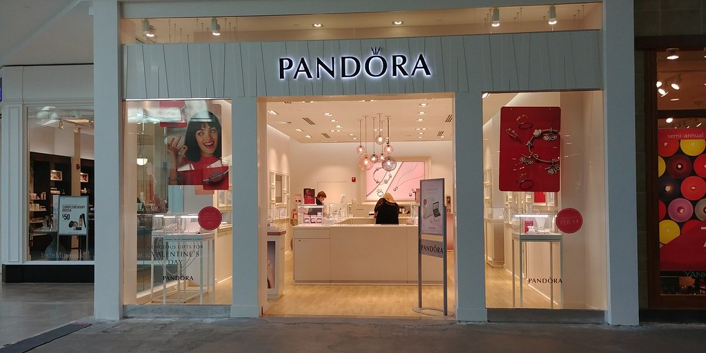 Pandora Jewelry Store | Charity Davenport | Flickr