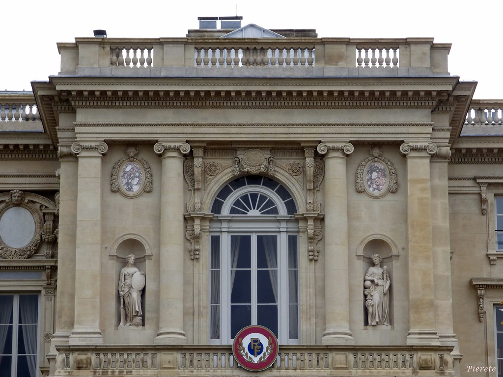 Le Quai d'Orsay...Paris A hauteur du 37 quai d’Orsay, dont… Flickr